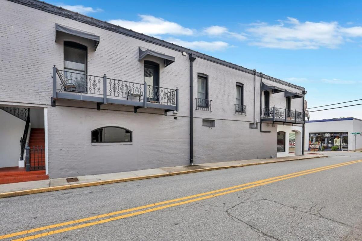 Eagle'S Nest - Spacious Loft Downtown - Near Gsu ستاتسبورو المظهر الخارجي الصورة